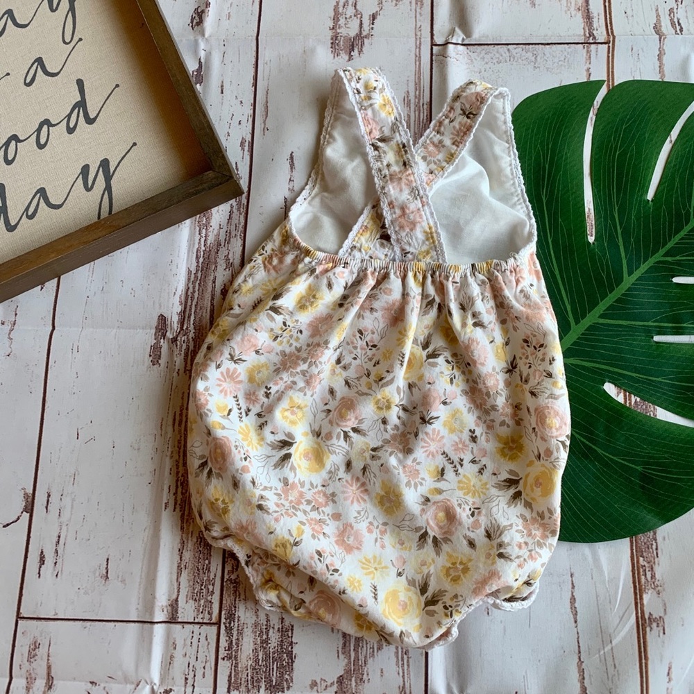 Cute Rompers set - Picture 7 of 7